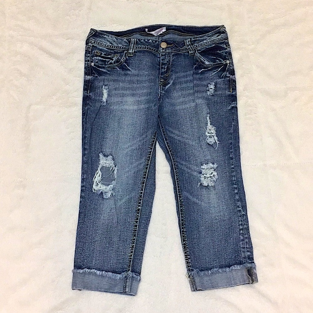 Distressed cropped jean Rhinestone Diamond Detail High Contrast Whiskering